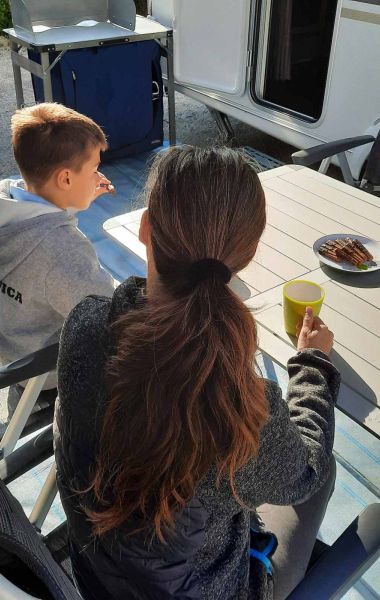 Najem kamp prikolic pri AM-Camping sezona 2025